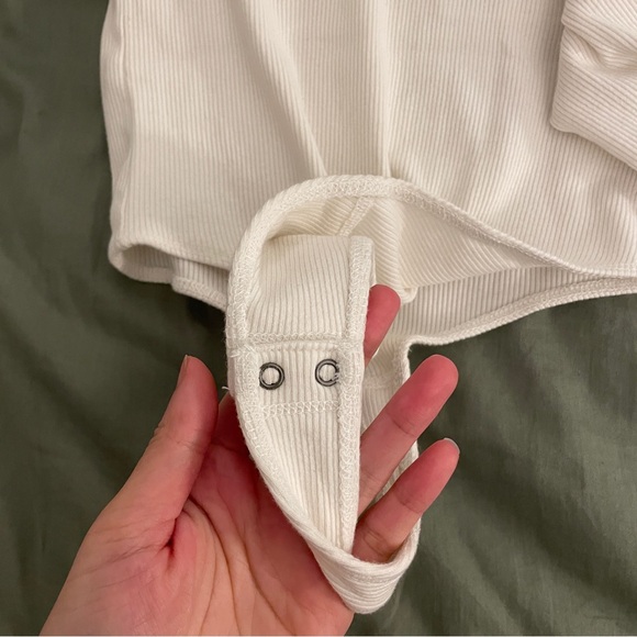 Abercrombie & Fitch White Ribbed Polo Bodysuit (Size XS) - Picture 3 of 10